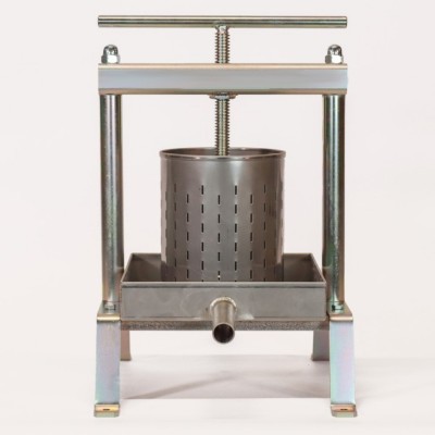 Petit pressoir inox robuste de 4 litres fabriqué en France. Pressoir manuel polyvalent pour des fruits ou des légumes