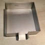 Maie à rebords surélevés pour pressoir à miel. Accessoire de pressoir en inox fait en France pour éviter le débordement du miel.