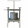 Pressoir à fruit et légumes professionnel 20 L de fabrication française. Volumes : pressoir 20 L, pressoir 40 L, pressoir 70 L.