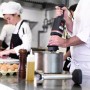 Appareil de cuisine 2 en 1 Sammic MB-21 composé d'un manche avec bloc moteur et de 2 bras amovibles.