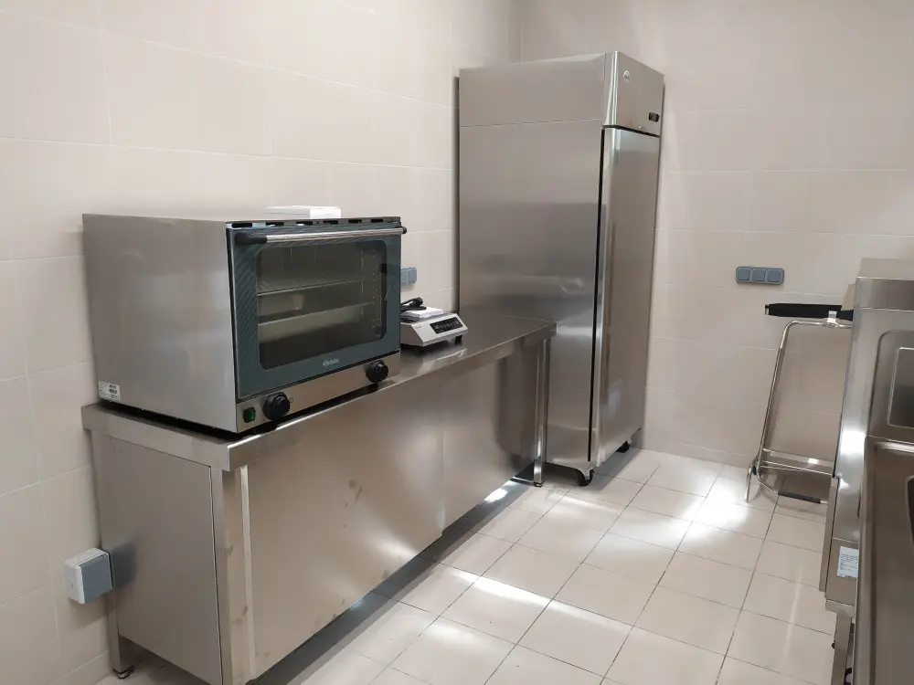 Maison Patay, magasin de matériel de cuisine : vente, mobilier inox, conseils, plans et installation. Tout équipement : frigo inox pro, chambre froide, cuisson...