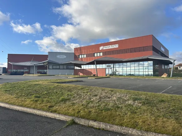 Les nouveaux bâtiments, avec l’atelier Recuisine.