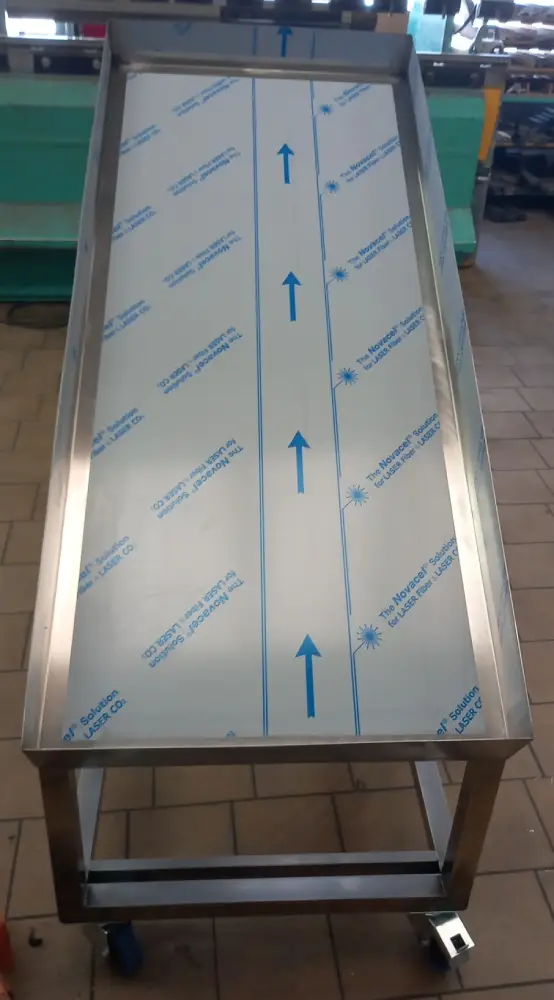 Maison Patay - Table spécifique en pente