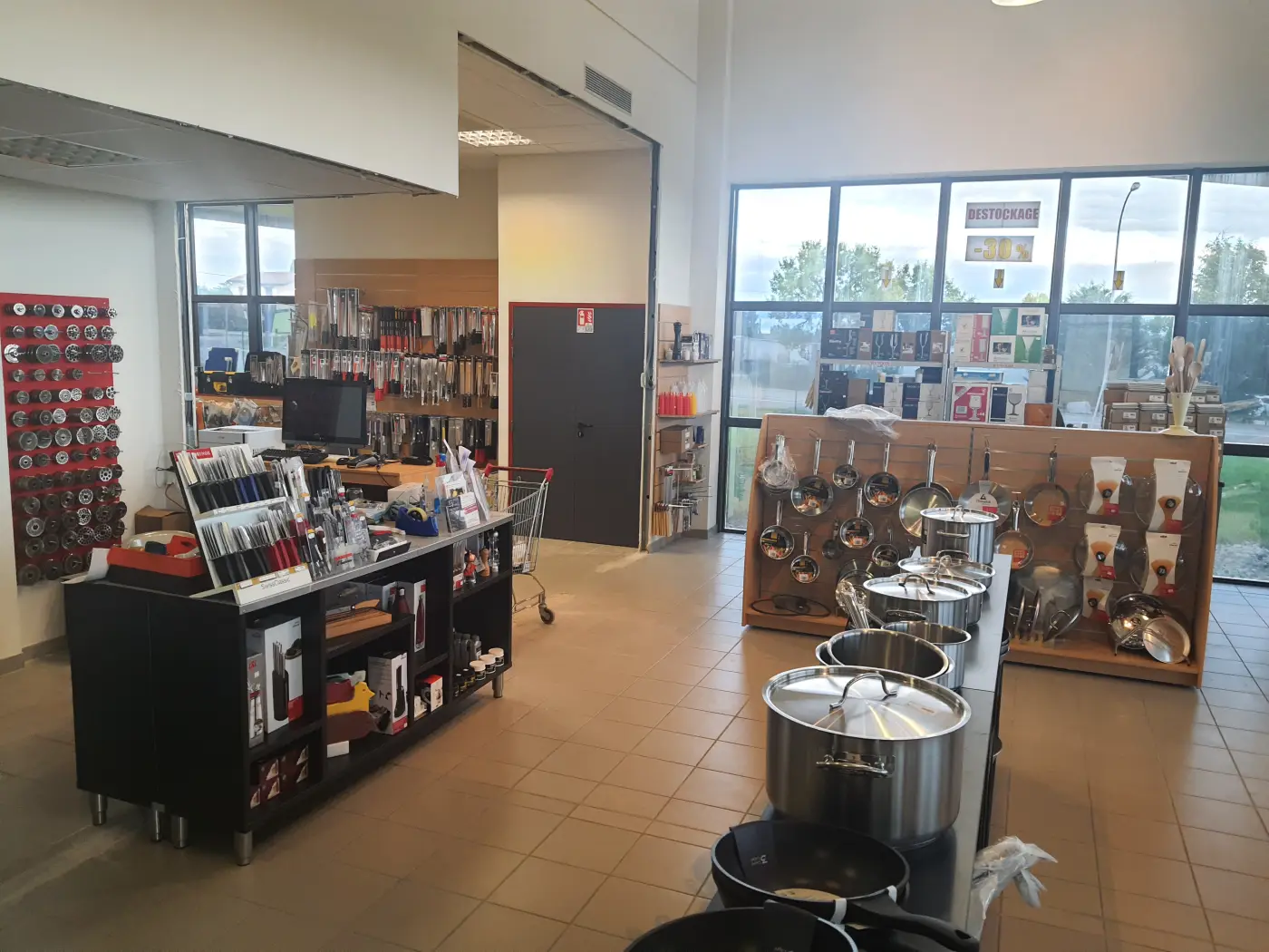 Le magasin de matériel de cuisine Maison Patay se situe au 30 rue des Manufacturiers à Saint-Romain-la-Motte, dans la Loire (42). Soyez les bienvenus !