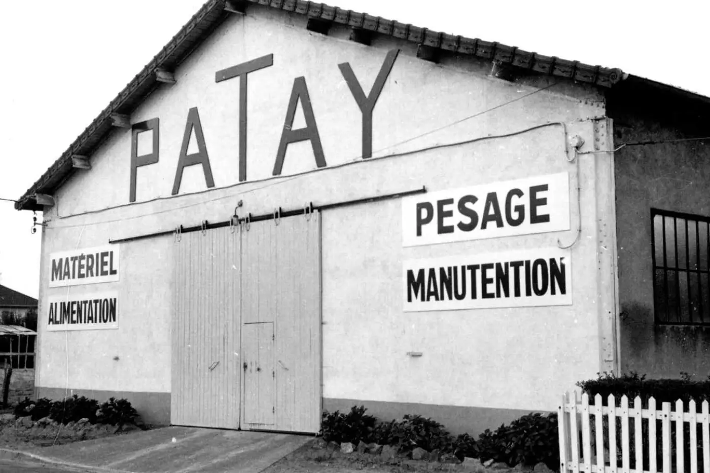 D'un simple entrepôt au Coteau en 1966, Maison Patay s'est développée : aujourd'hui nos locaux de Saint-Romain-la-Motte ont une surface de 2 500 m² !
