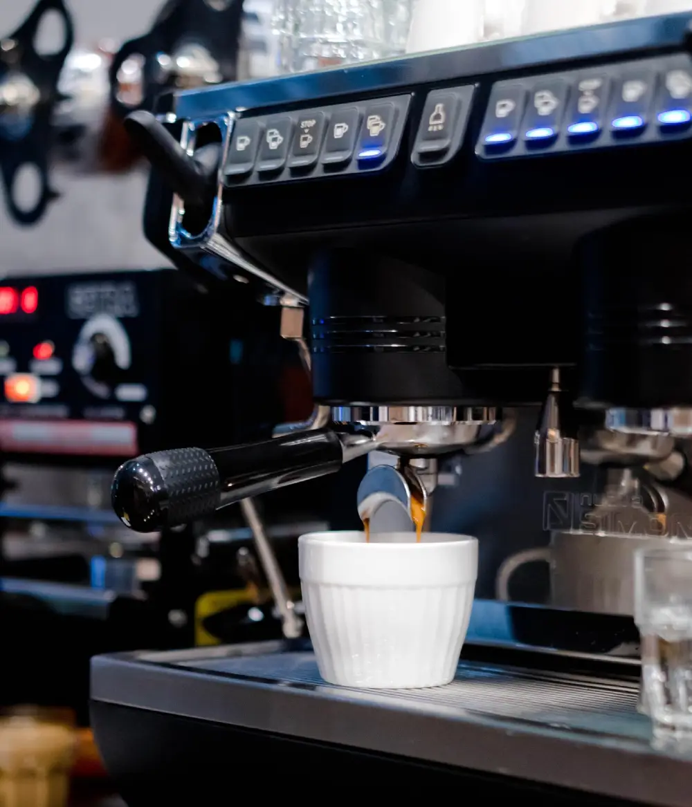 Maison Patay, équipements CHR (café hôtel restaurant) : frigo bar sous comptoir, arrière bar professionnel, table bar inox, comptoir bar réfrigéré professionnel…