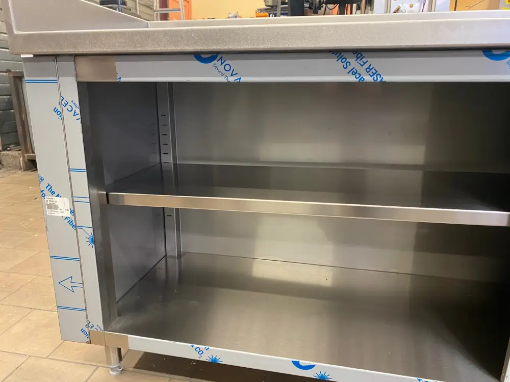 Meuble inox - Dessous 1